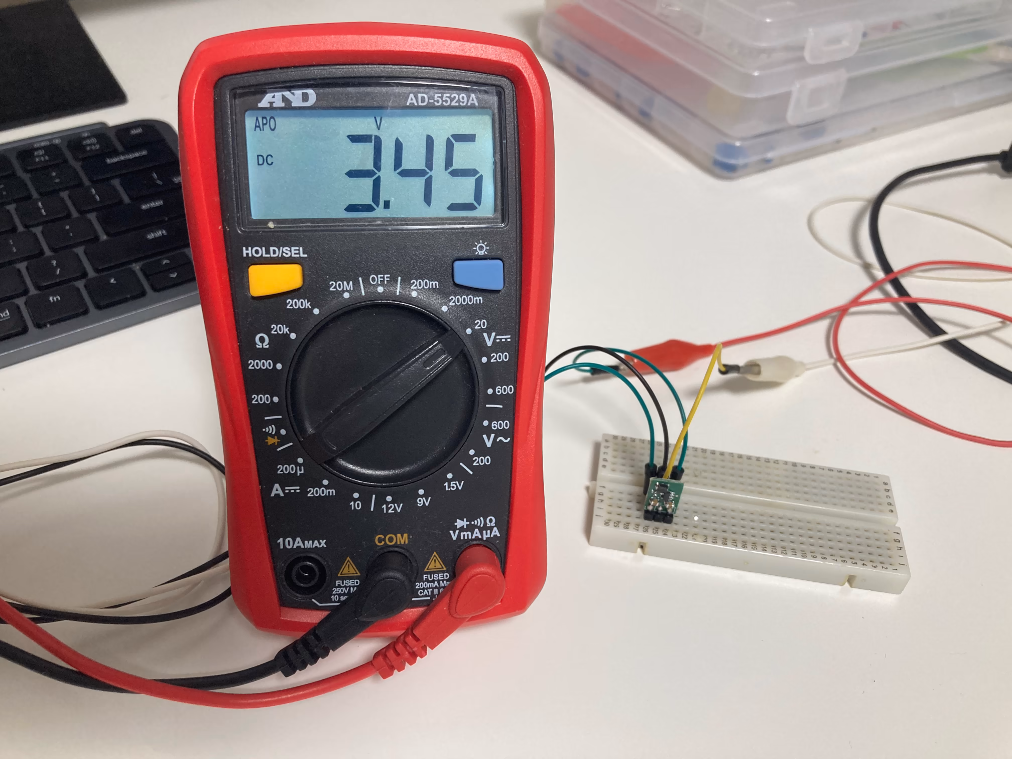 3.45Vが出力されている